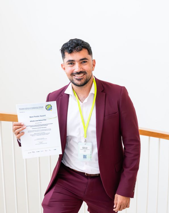 Alfredo Jose Malave Diaz (Hospital Universitario Dr. Peset, Spain) - Winner of Best Poster Award