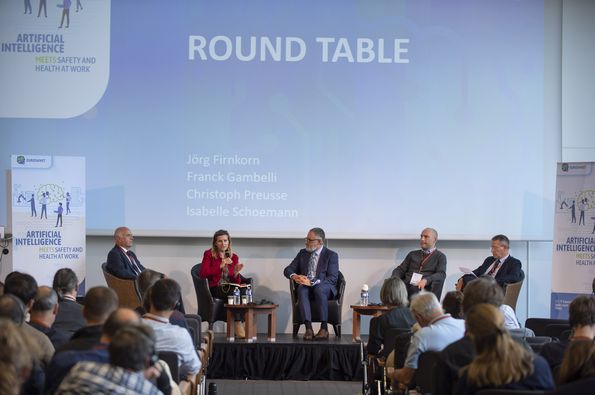 Round table with Christoph Preusse , Isabelle Schoemann, moderator Paul de Brem, Franck Gambelli and Jörg Firnkorn